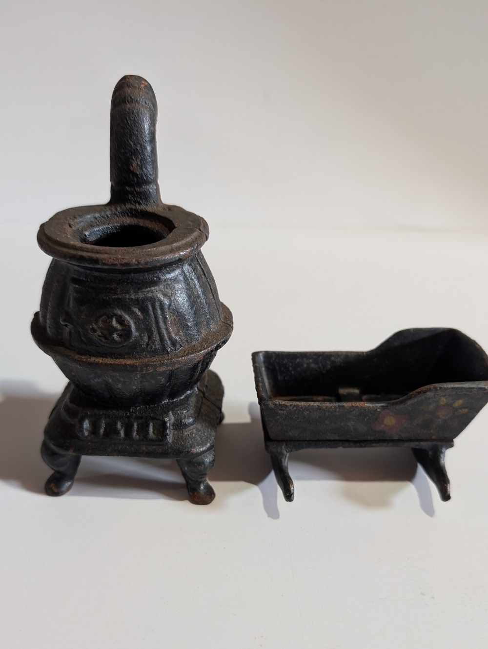 Vintage Cast Iron Pot Belly Stove & Cradle Salesman Sample Doll House Miniature